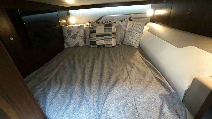 2023 Cruisers Yachts 42 GLS OB