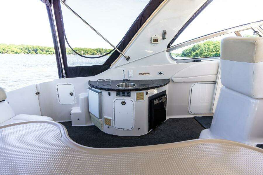 2008 Four Winns V378