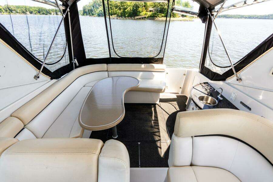 2008 Four Winns V378