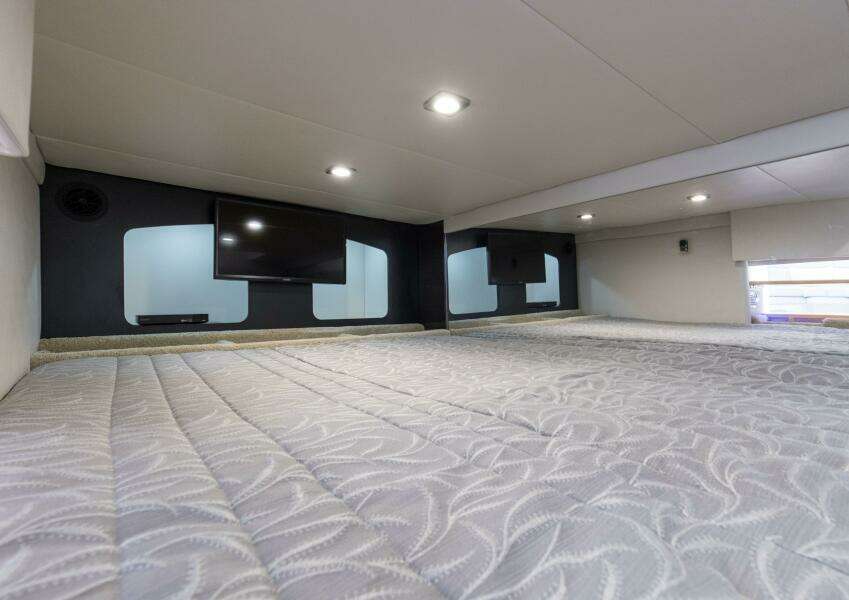 2017 37 Formula 370 SS Bluebird Rear Stateroom