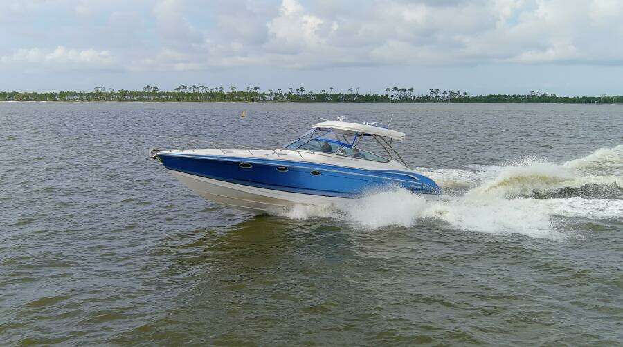 2017 37 Formula 370 SS Bluebird Port(1)