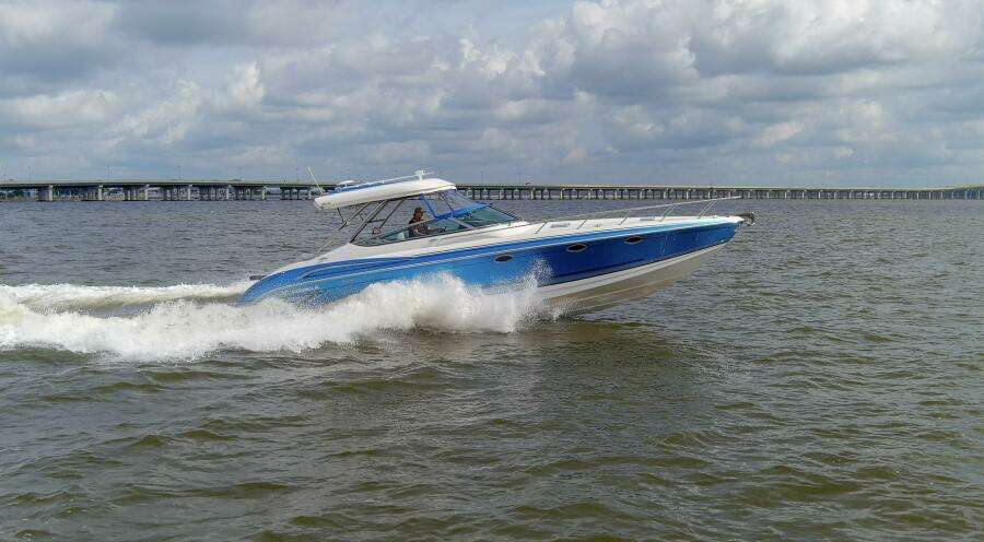 2017 37 Formula 370 SS Bluebird Starboard