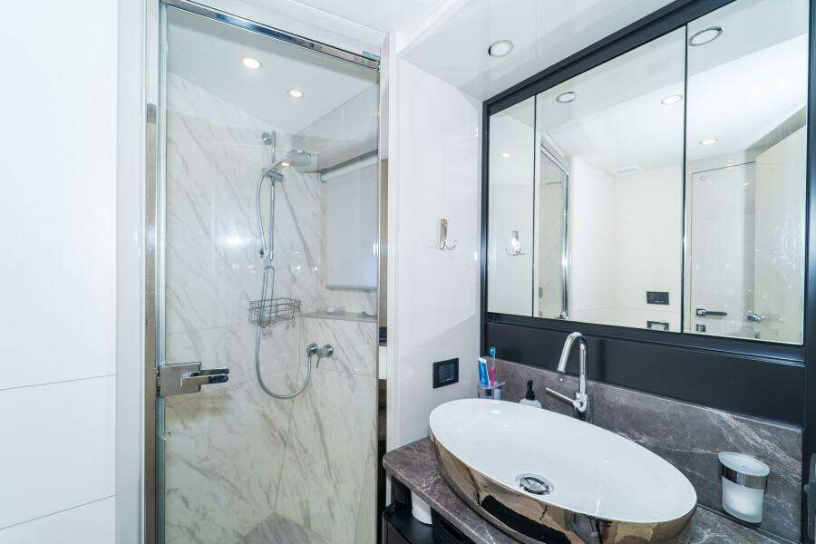 2023 Absolute 62 Fly