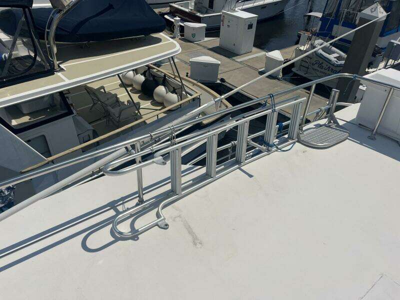 2001 Great Harbour GH47