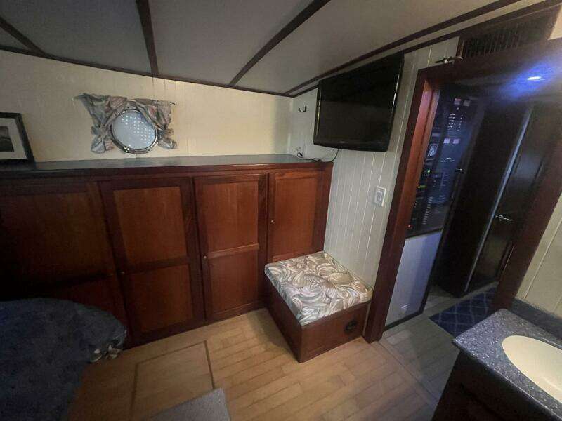 2001 Great Harbour GH47