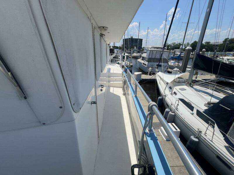 2001 Great Harbour GH47