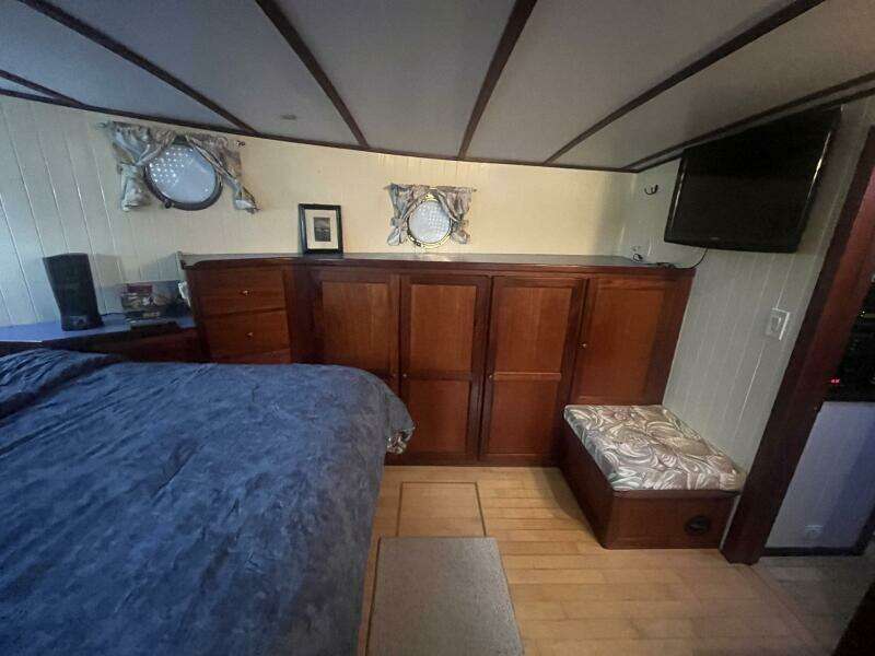 2001 Great Harbour GH47