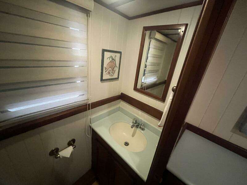 2001 Great Harbour GH47