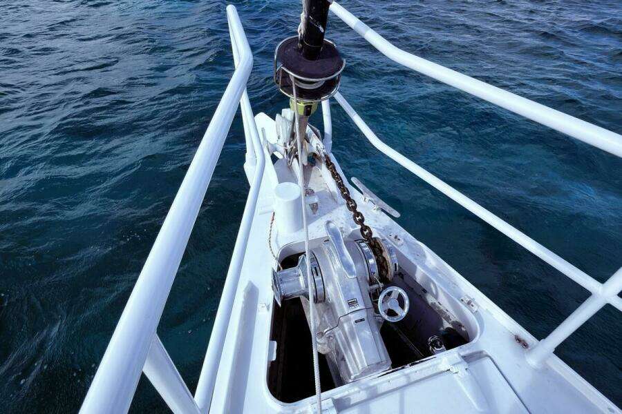 03 Deck Ground Tackle Mare Via 52 Caribbean