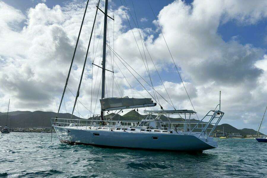 01 Anchored Mare Via 52 Caribbean