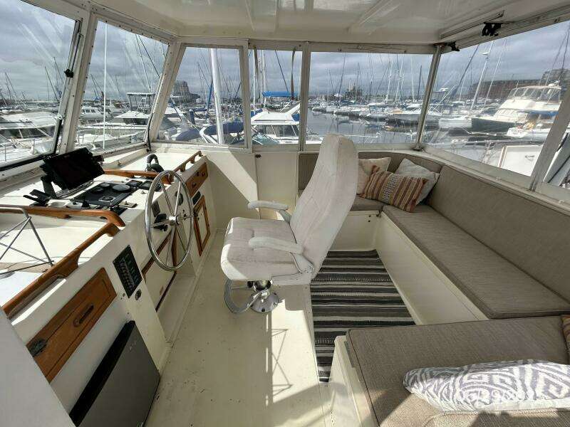 36' Kadey-Krogen flybridge starboard