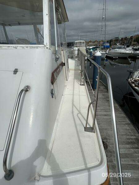36' Kadey-Krogen port side deck