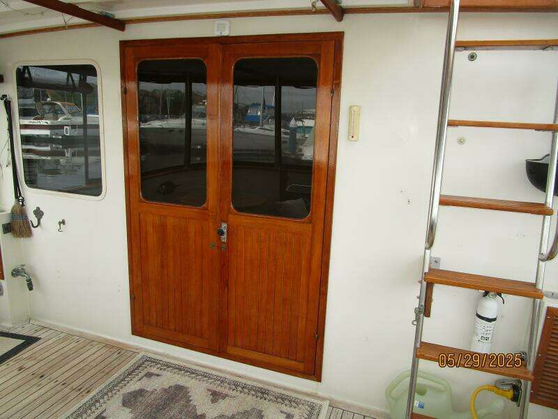 36' Kadey-Krogen aftdeck forward