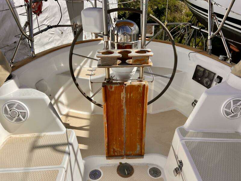 2001 Shannon 43 Cutter