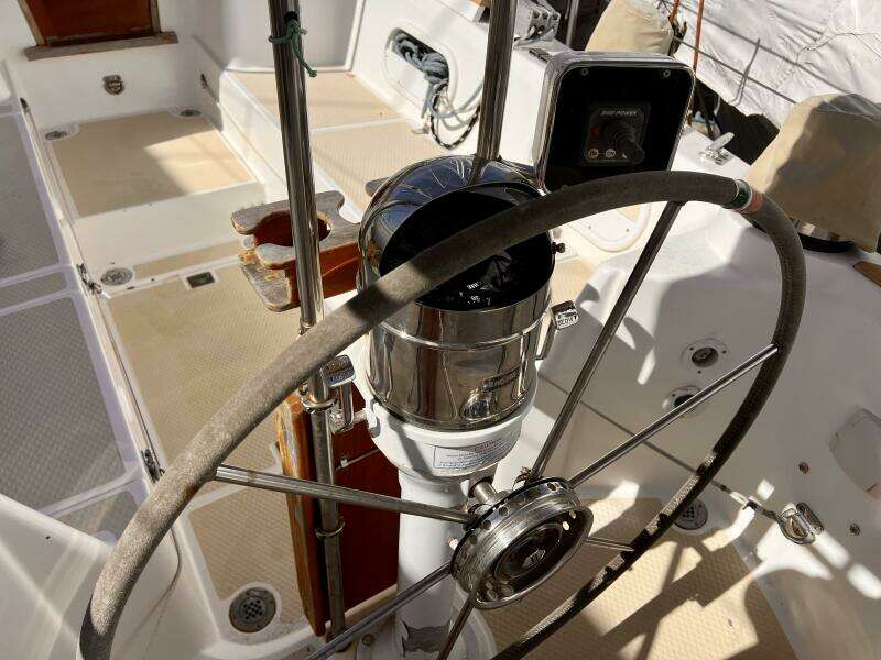 2001 Shannon 43 Cutter