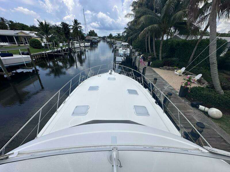 Riviera 51 Down Under  - Bow