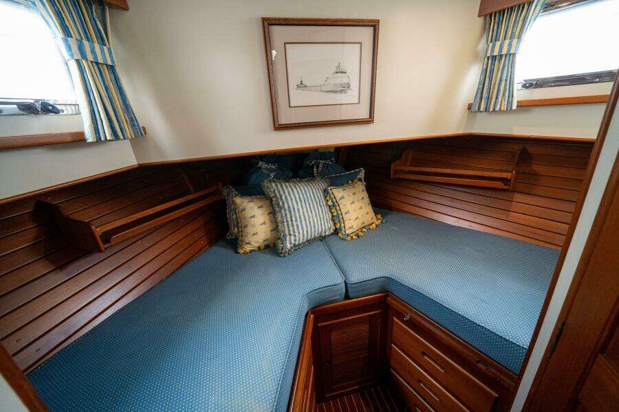 2001 Grand Banks 42 Classic