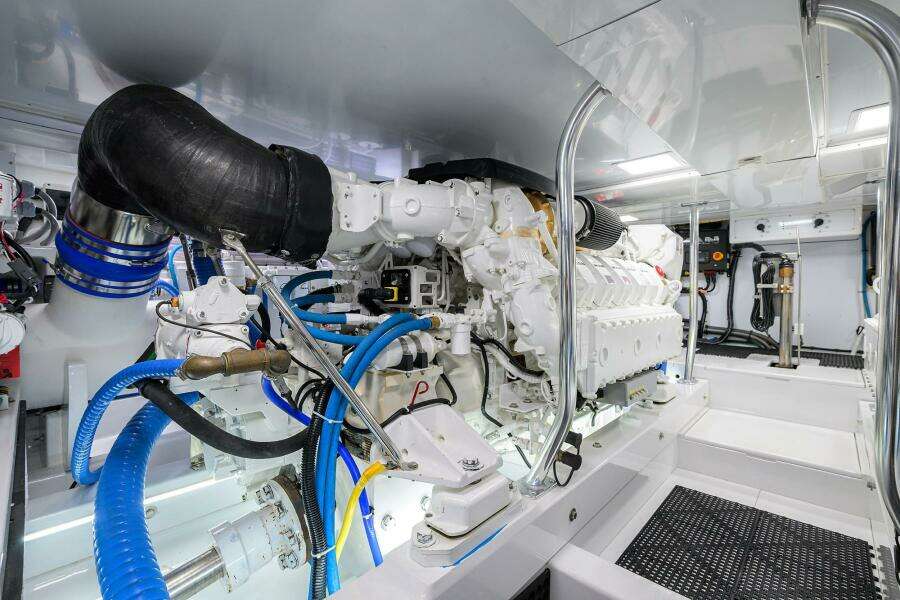 2004 Rybovich 62 Base Camp - Engine Room