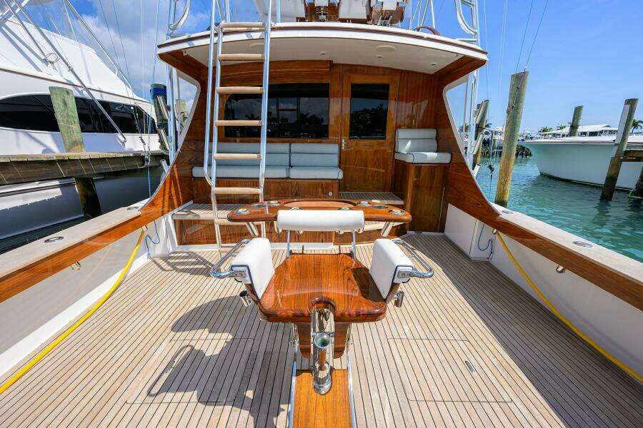 2004 Rybovich 62 Base Camp - Cockpit