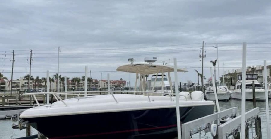 2008 Intrepid 323 Cuddy