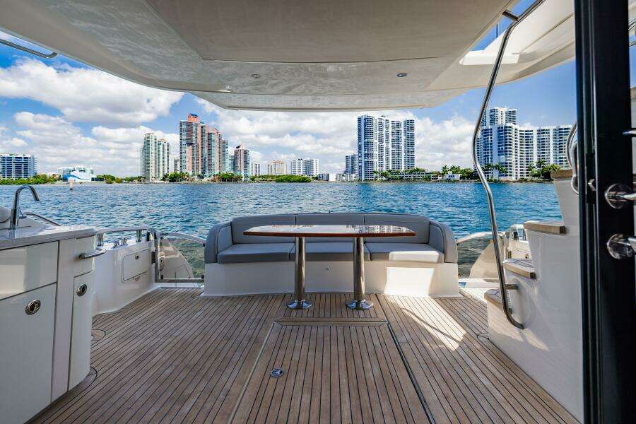 2016 Sea Ray L650 Fly