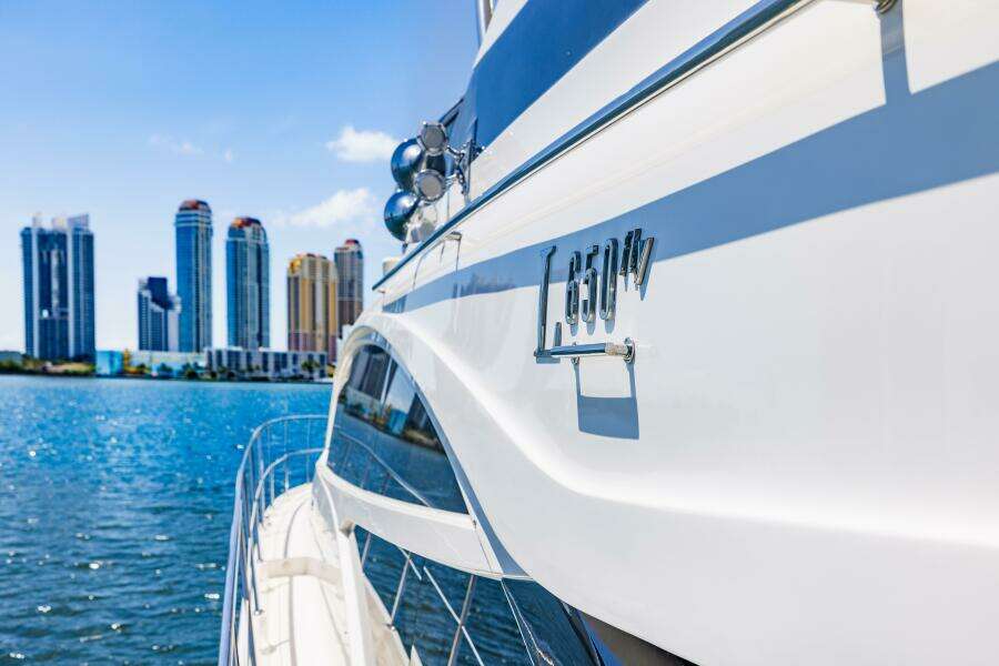 2016 Sea Ray L650 Fly