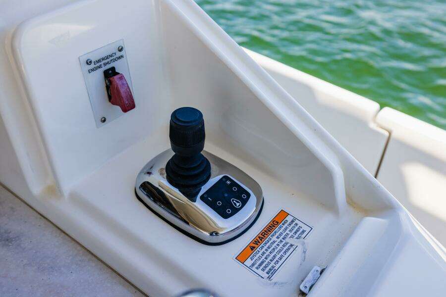 2016 Sea Ray L650 Fly