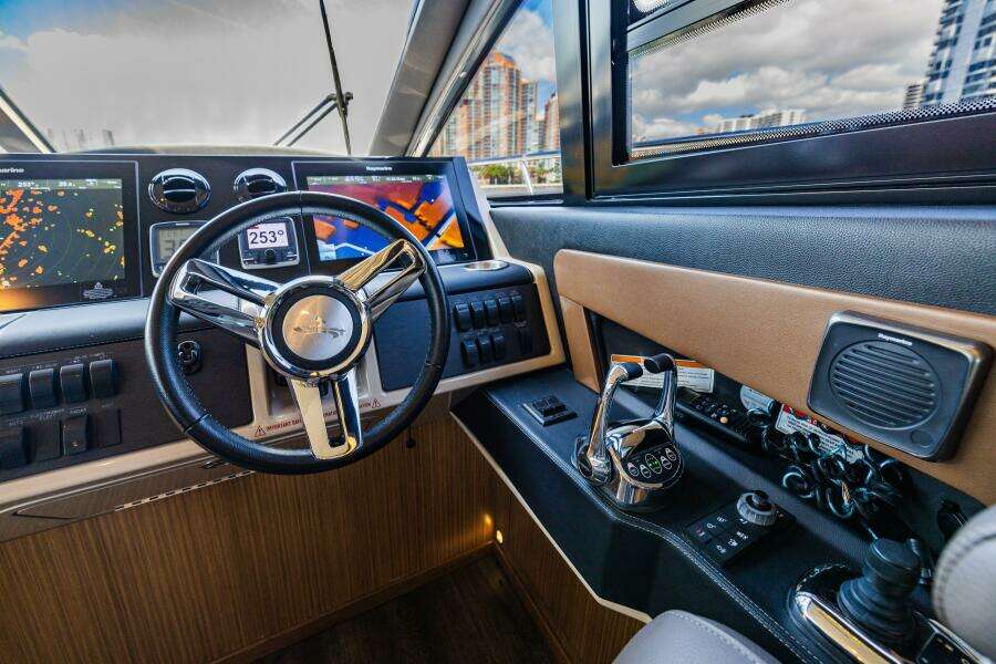 2016 Sea Ray L650 Fly