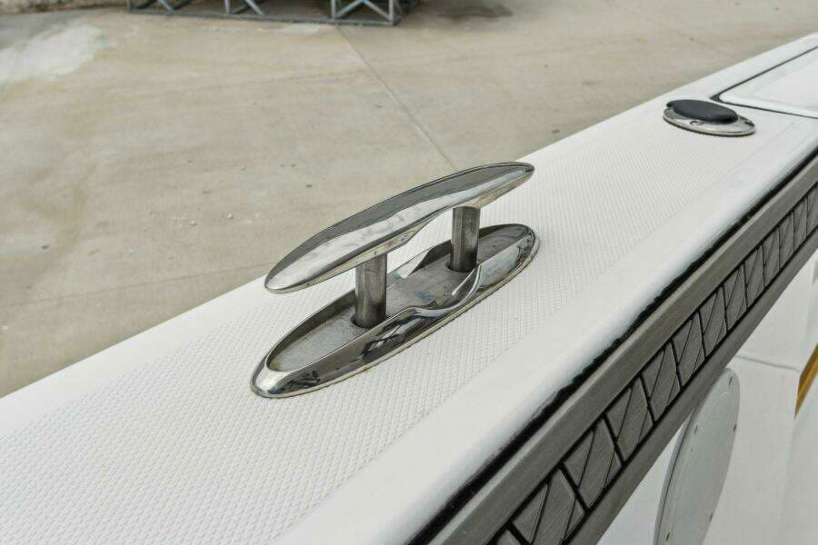 2023 Wellcraft 352 Fisherman Center Console