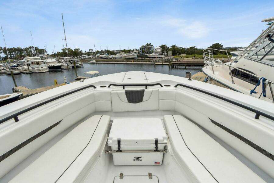 2023 Wellcraft 352 Fisherman Center Console
