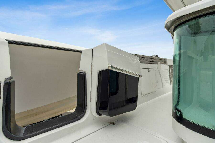 2023 Wellcraft 352 Fisherman Center Console