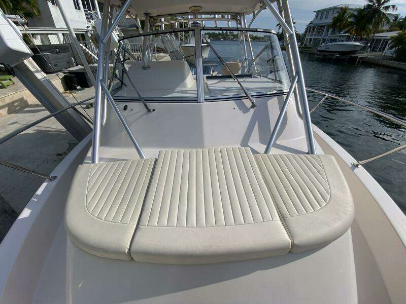 2005 Grady-White Marlin 300