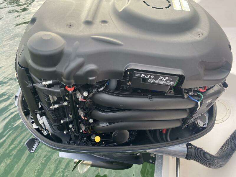 2005 Grady-White Marlin 300