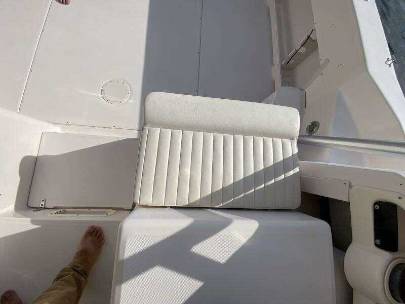 2005 Grady-White Marlin 300