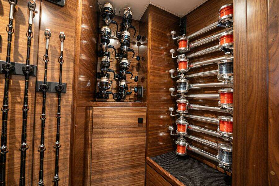 2025 82 Viking Convertible Boujie Tackle Room (1)