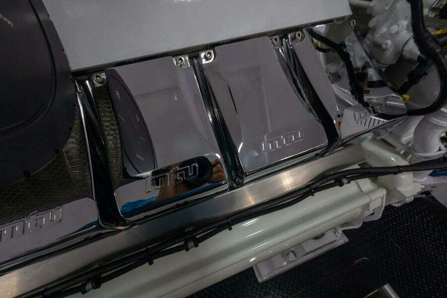 2025 82 Viking Convertible Boujie Engine Room (9)