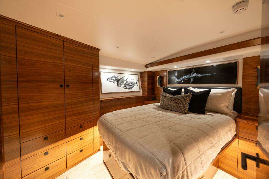 2025 82 Viking Convertible Boujie Starboard Stateroom (5)