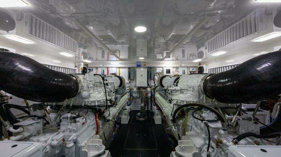 2025 82 Viking Convertible Boujie Engine Room (7)