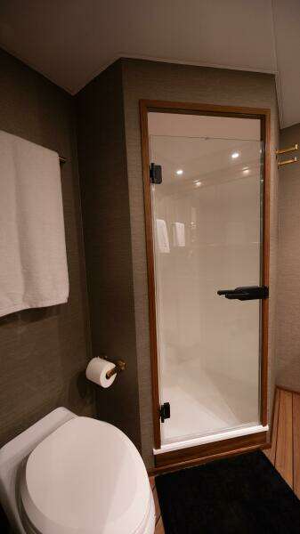 2025 82 Viking Convertible Boujie Master Head (2)