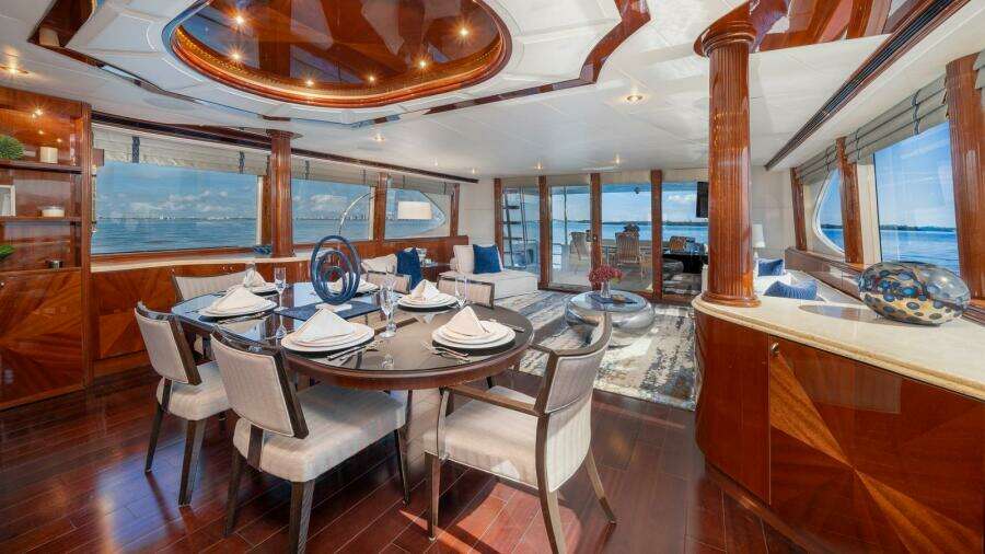 Tryst 94'/ 28.65m Lazzara