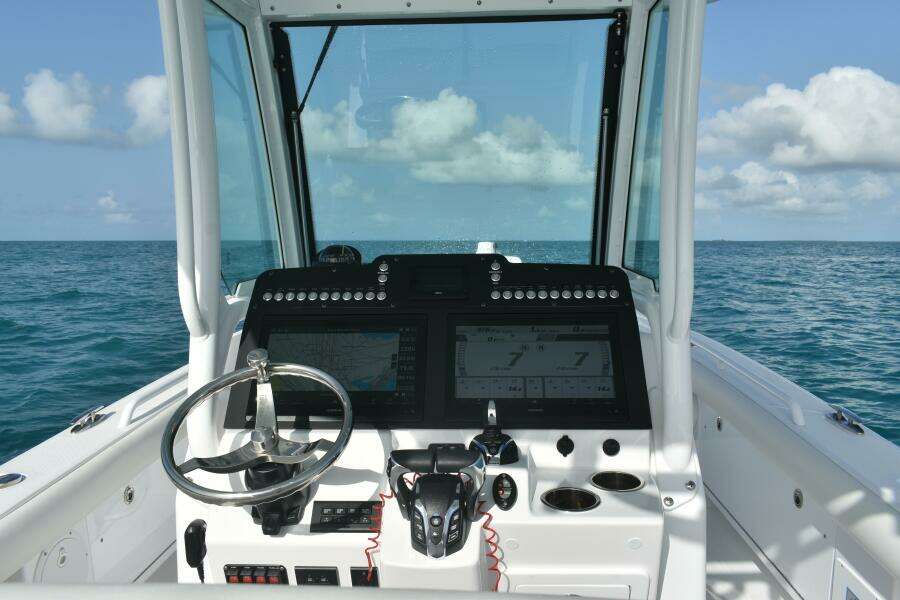 2025 Everglades 273 cc