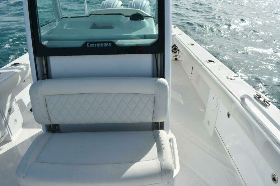 2025 Everglades 273 cc