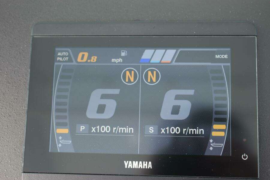 2025 Everglades 273 cc