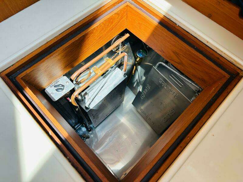 1998 Grand Banks 49 Classic