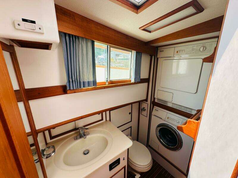 1998 Grand Banks 49 Classic