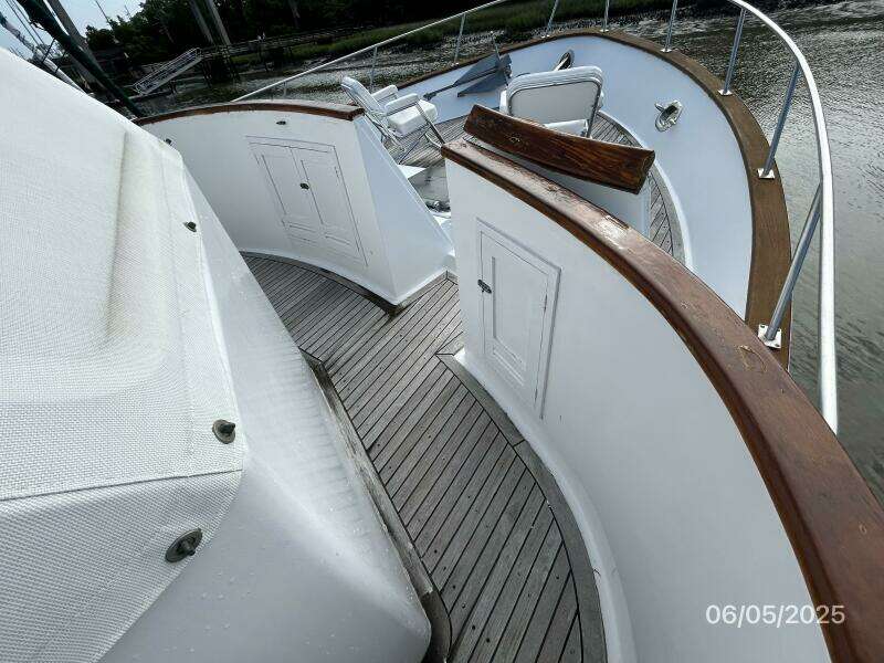 49' DeFever Portuguese Bridge2