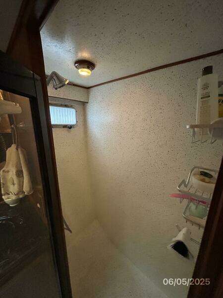 49' DeFever master stateroom shower