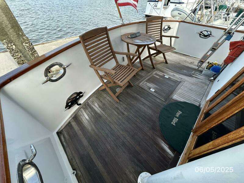 49' DeFever aftdeck2