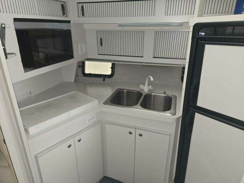 1994 Cruisers Yachts 3380