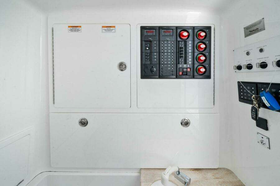 2023 Valhalla Boatworks V-41 Center Console